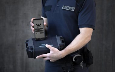 Policeman displaying the MSAB Raven kit